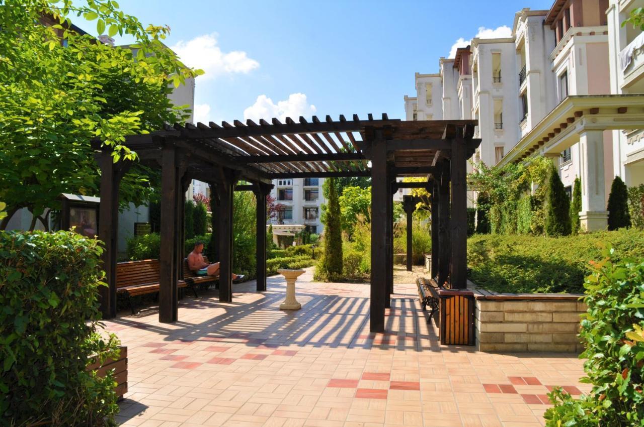 Private Apartment In Green Life Beach Resort 소조폴 외부 사진
